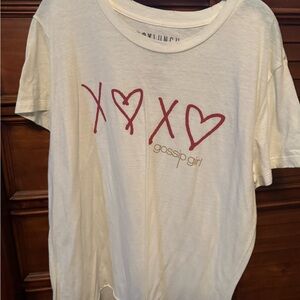 Gossip Girl White Tee with Red XO and Heart Design